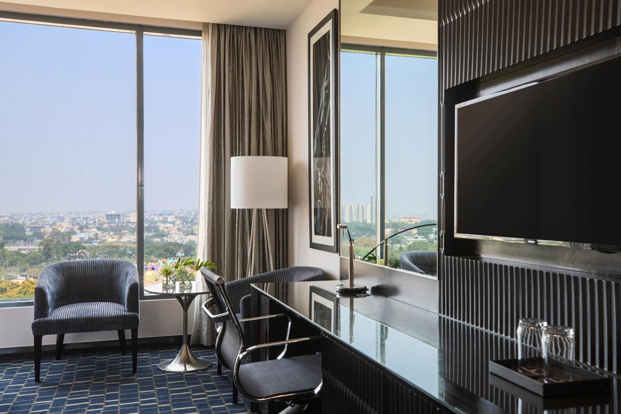 Renaissance Bengaluru Race Course Hotel Экстерьер фото